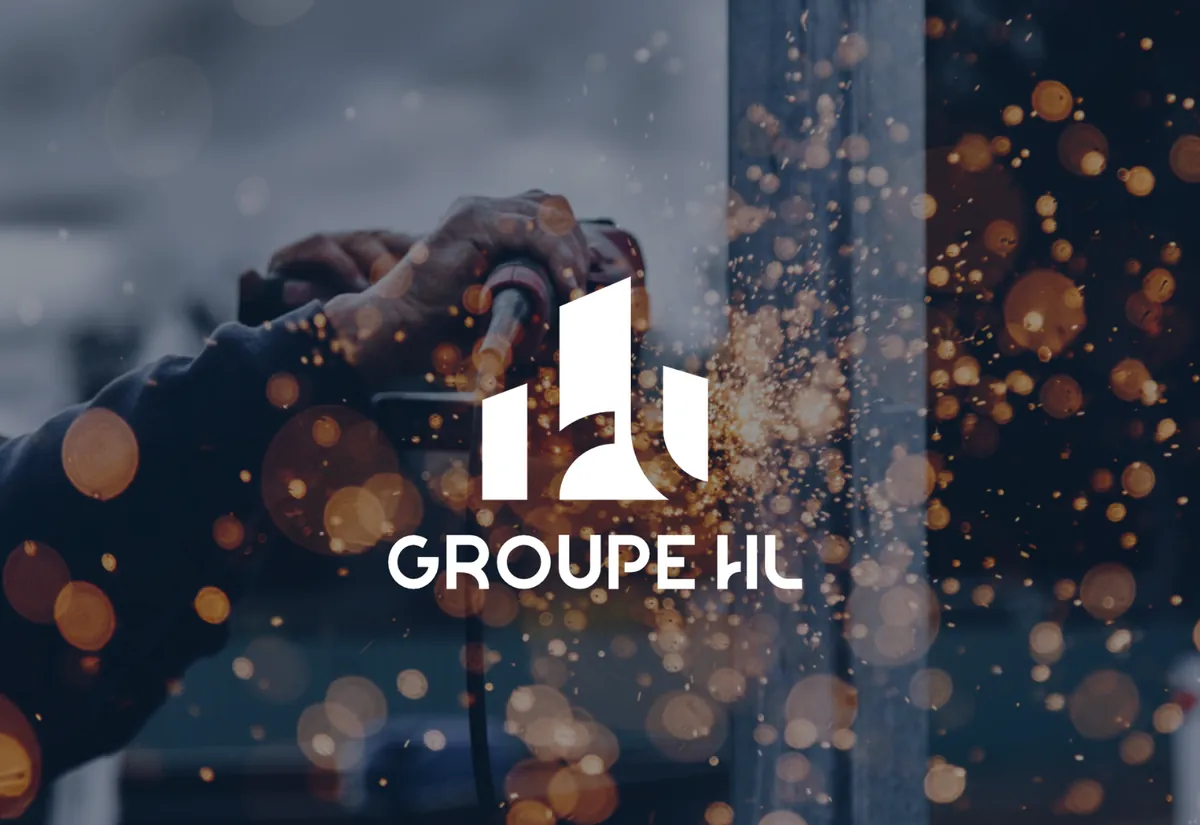Logo Groupe HL en blanc sur une photo d'étincelles de meuleuse dans un atelier