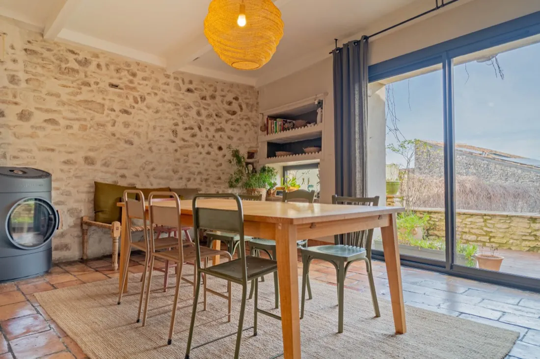 Salle à manger, maison Orpi à La Calmette