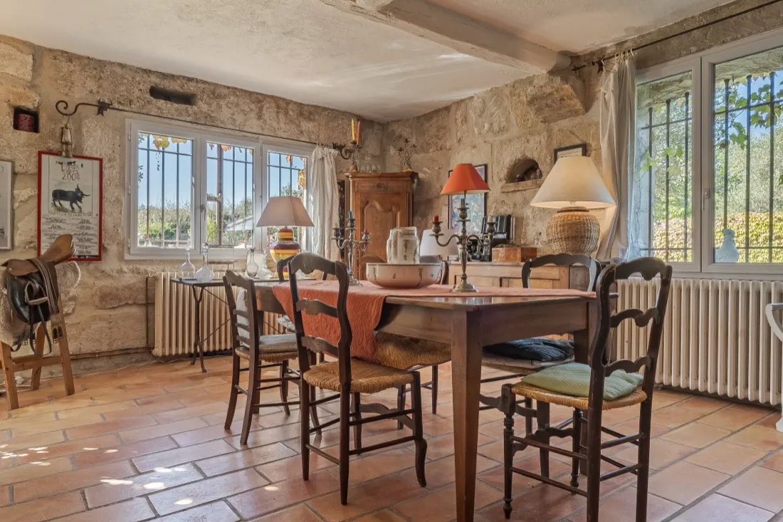 Terrasse couverte d'une maison, photo immobilière réalisée pour Orpi Belle Pierre à Beaucaire
