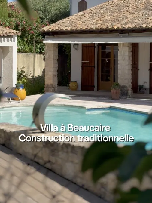 Villa à Beaucaire, construction traditionnelle, piscine